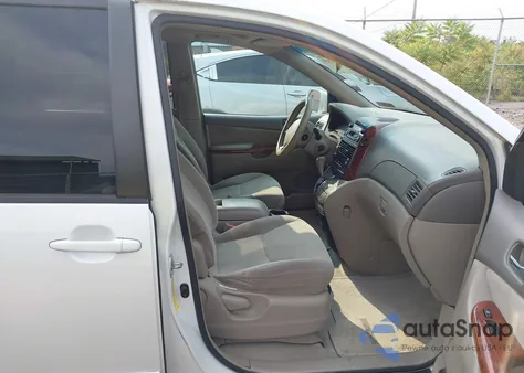 2004 Toyota Sienna Xle z USA, uszkodzony, nr VIN 5TDZA22C34S132650